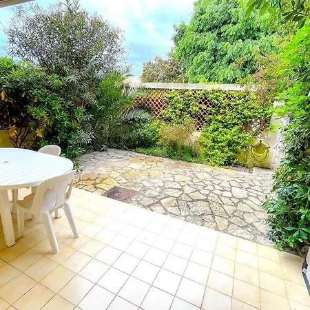 Apartmán With Terrace Near The Saint-Cyr-sur-Mer